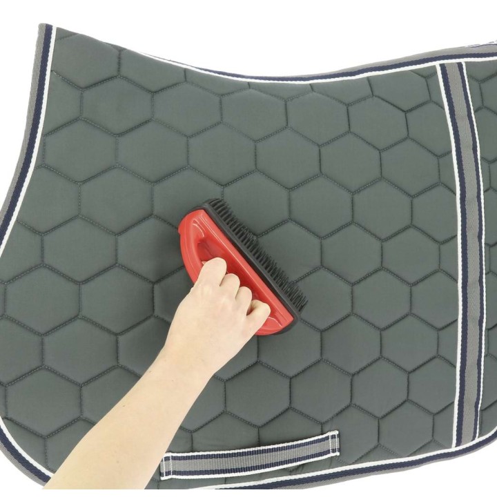 Brosse caoutchouc pour tapis