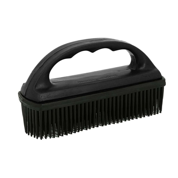 Brosse caoutchouc pour tapis